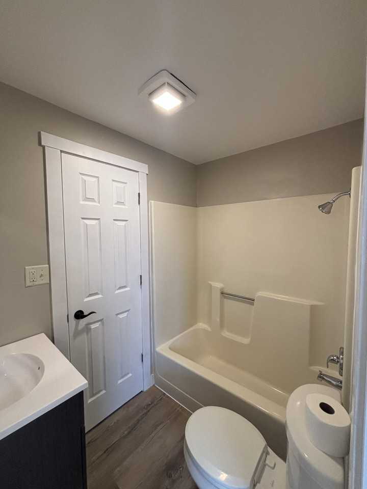 11247 Knoxville Rd #C - Photo 7 of 9