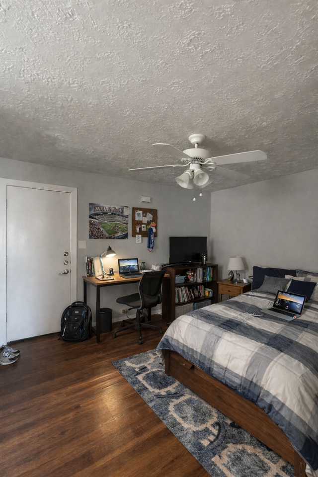 1014 E 23rd St #3 - Photo 3 of 6