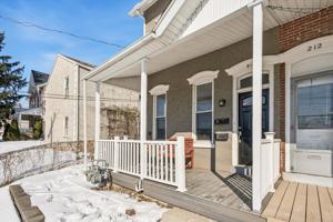 featured image of 210 2nd Ave #1