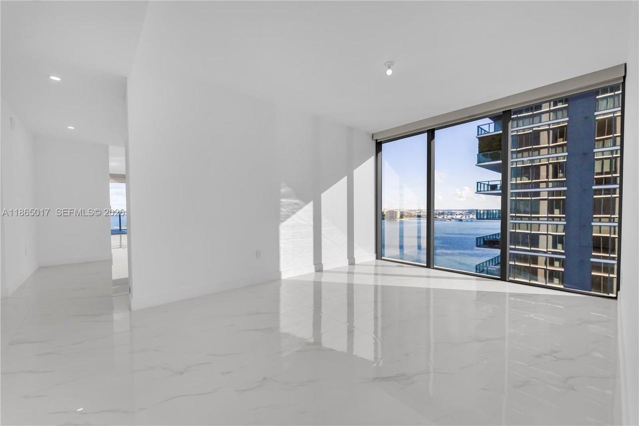 NE 24th St & Biscayne Blvd - Photo 5 of 19