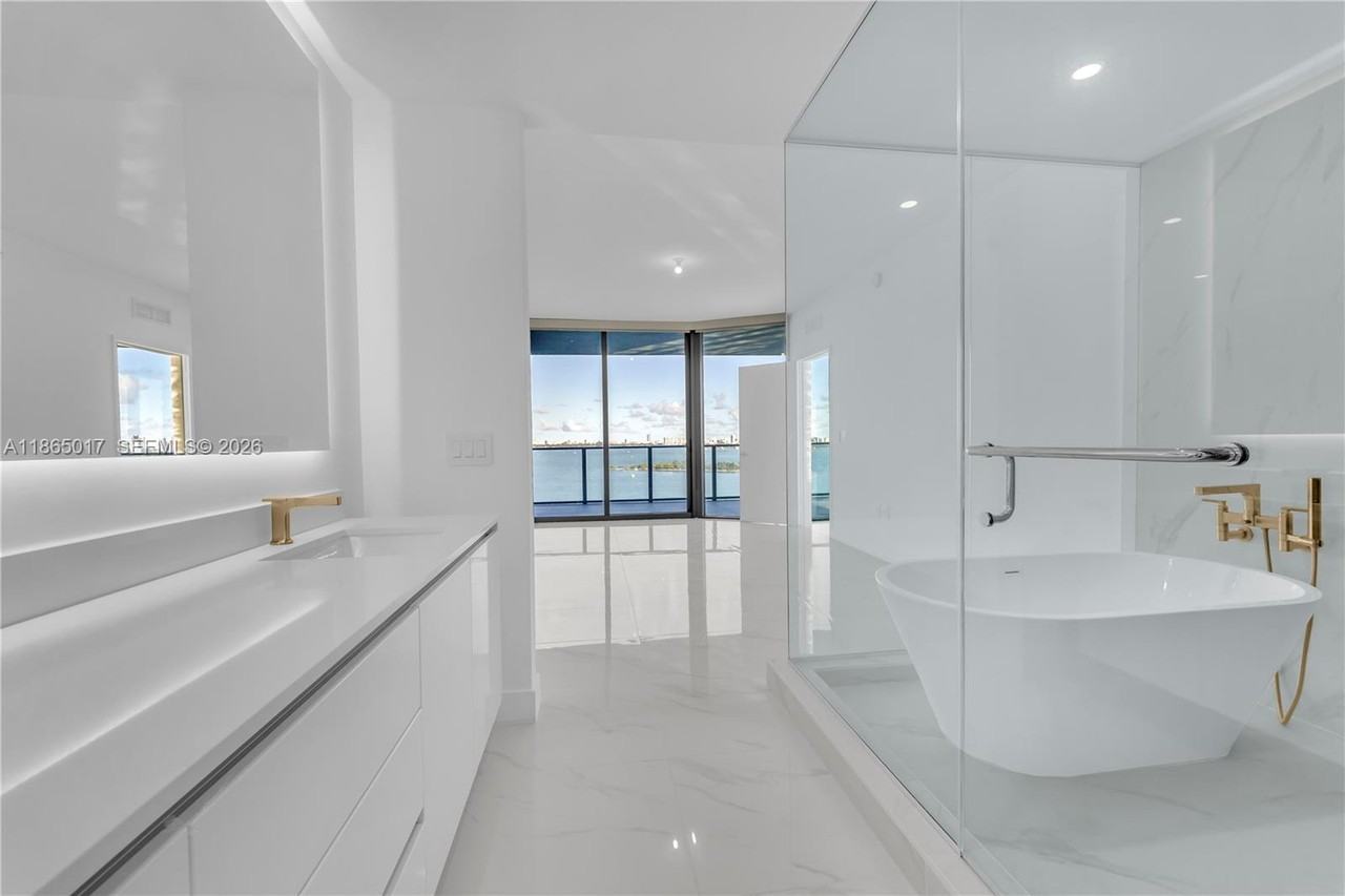 NE 24th St & Biscayne Blvd - Photo 3 of 19