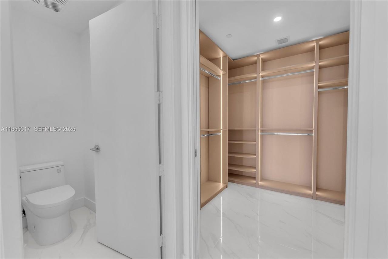 NE 24th St & Biscayne Blvd - Photo 7 of 19