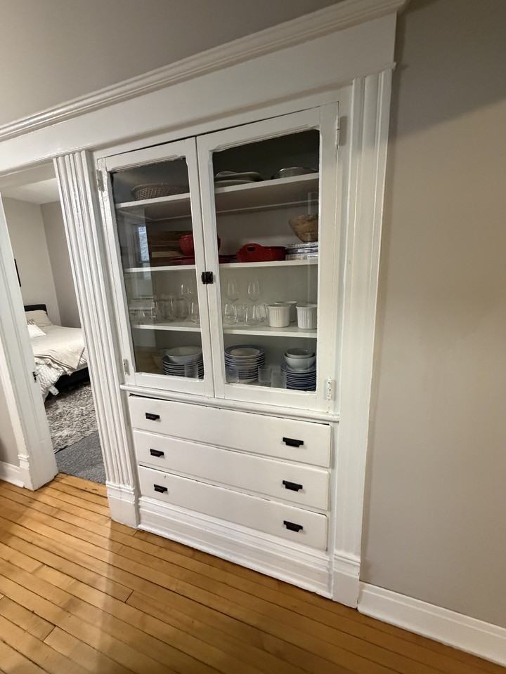 3318 N Kenmore Ave #1 - Photo 6 of 17