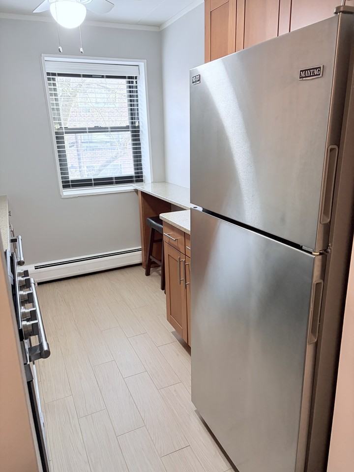 100 Clinton Ave #2N - Photo 5 of 9