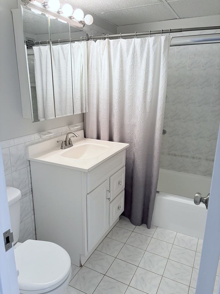 100 Clinton Ave #2N - Photo 6 of 9