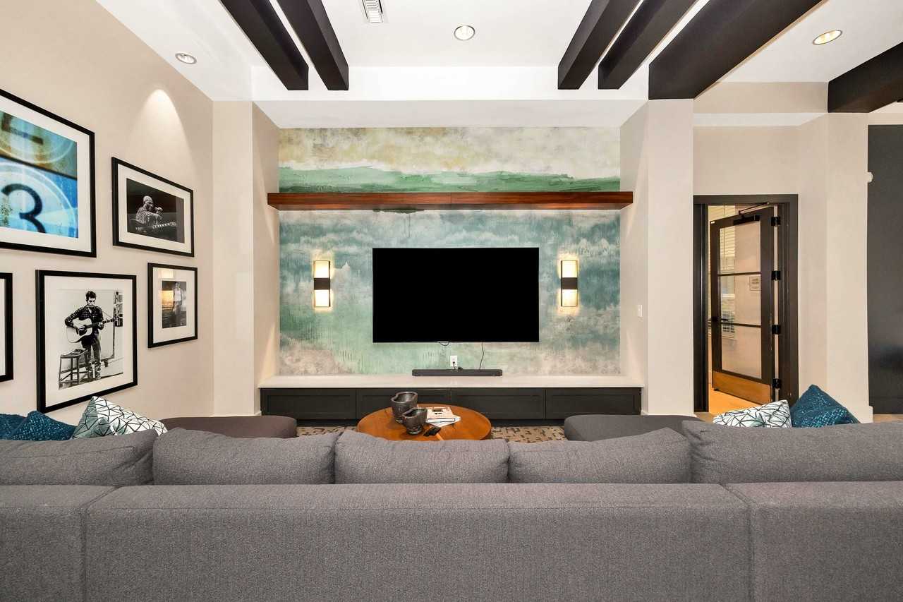 Highfield Madison - Photo 7 of 41