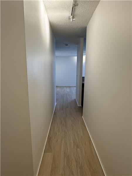 742 N Wells St - Photo 2 of 9