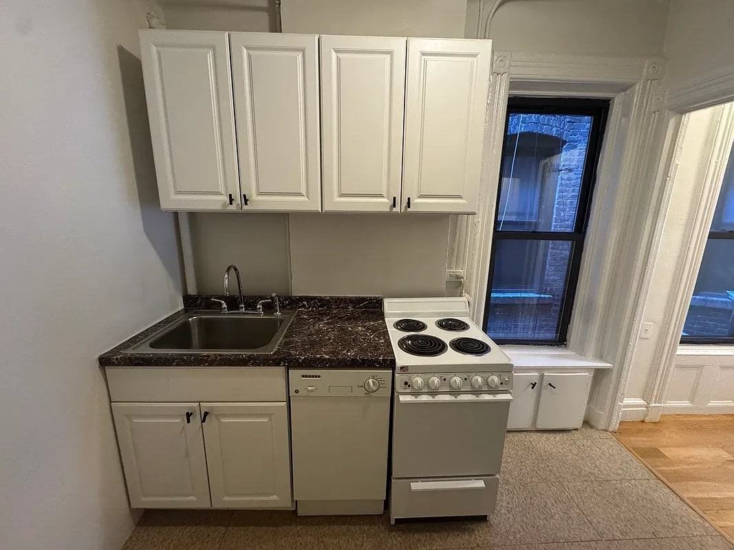 792 9th Ave #4FS - Photo 6 of 7