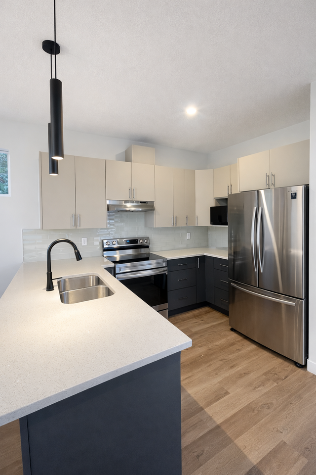 2 Bed | 2.5 Bath Corner Townhouse - Photo 3 of 13