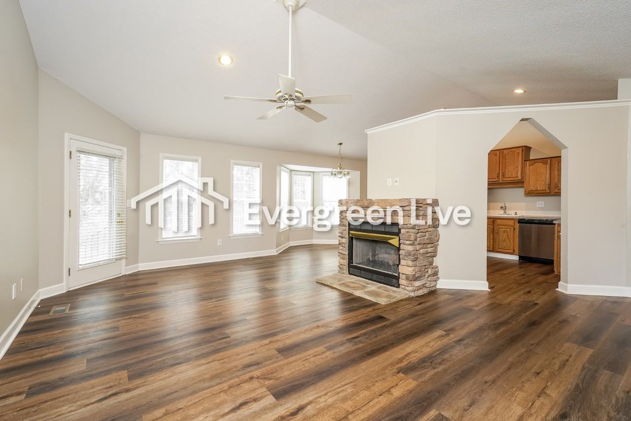 172 Tortoise Ln - Photo 2 of 15