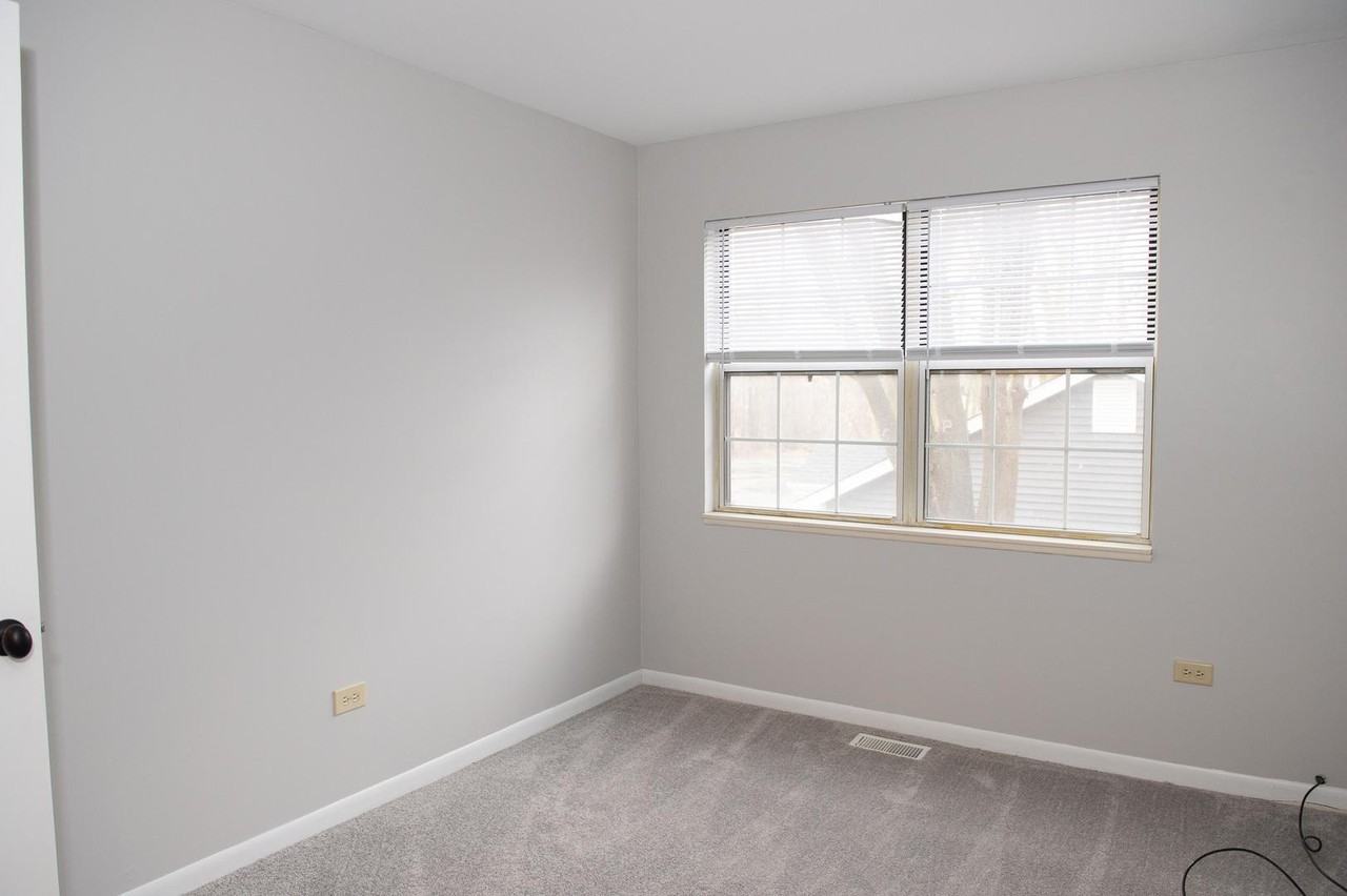 608 N Lake Shore Dr - Photo 3 of 17