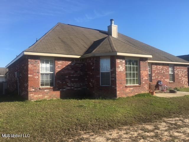 2221 Paula Cir - Photo 2 of 2