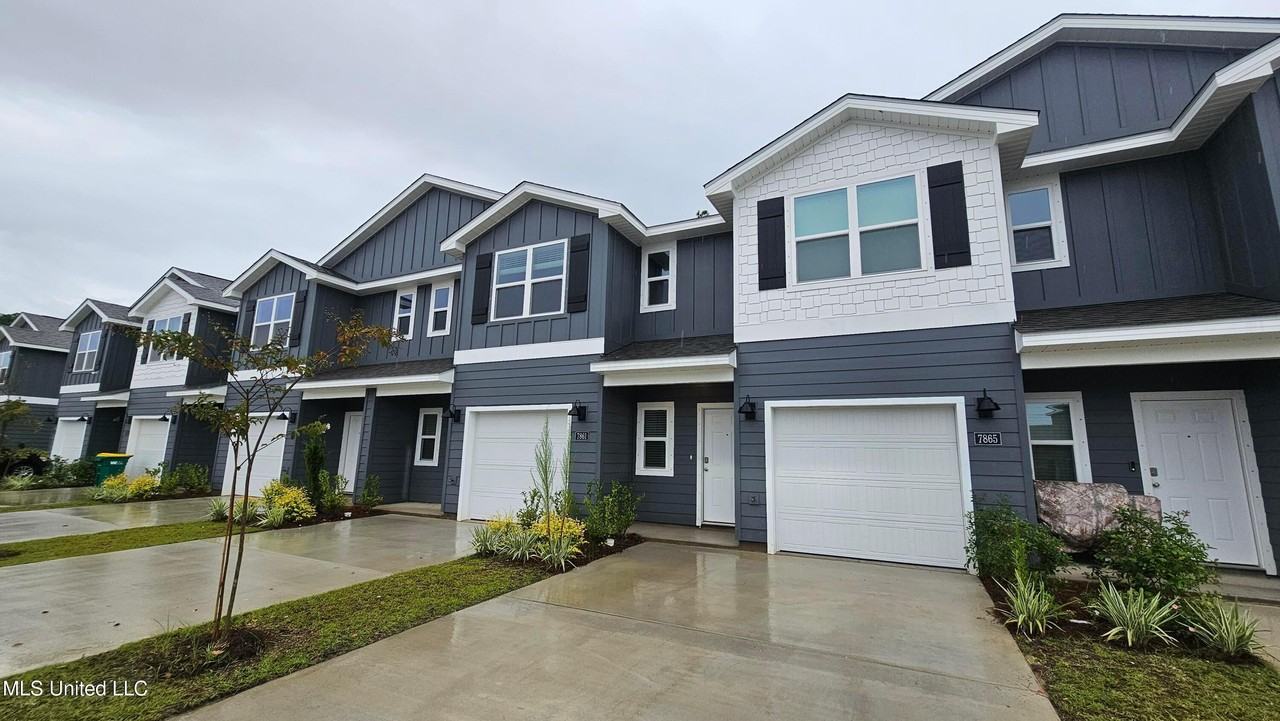 7865 Reagan Ct - Photo 2 of 19