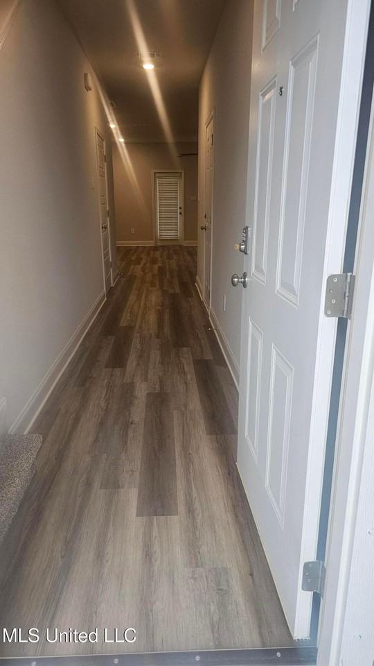 7865 Reagan Ct - Photo 3 of 19