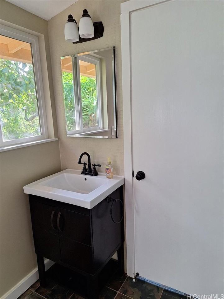 99-905 Aiea Heights Dr - Photo 7 of 14