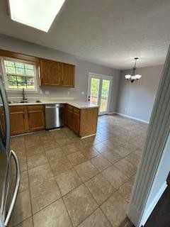 407 Bertha Way - Photo 2 of 37