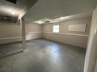 407 Bertha Way - Photo 7 of 37