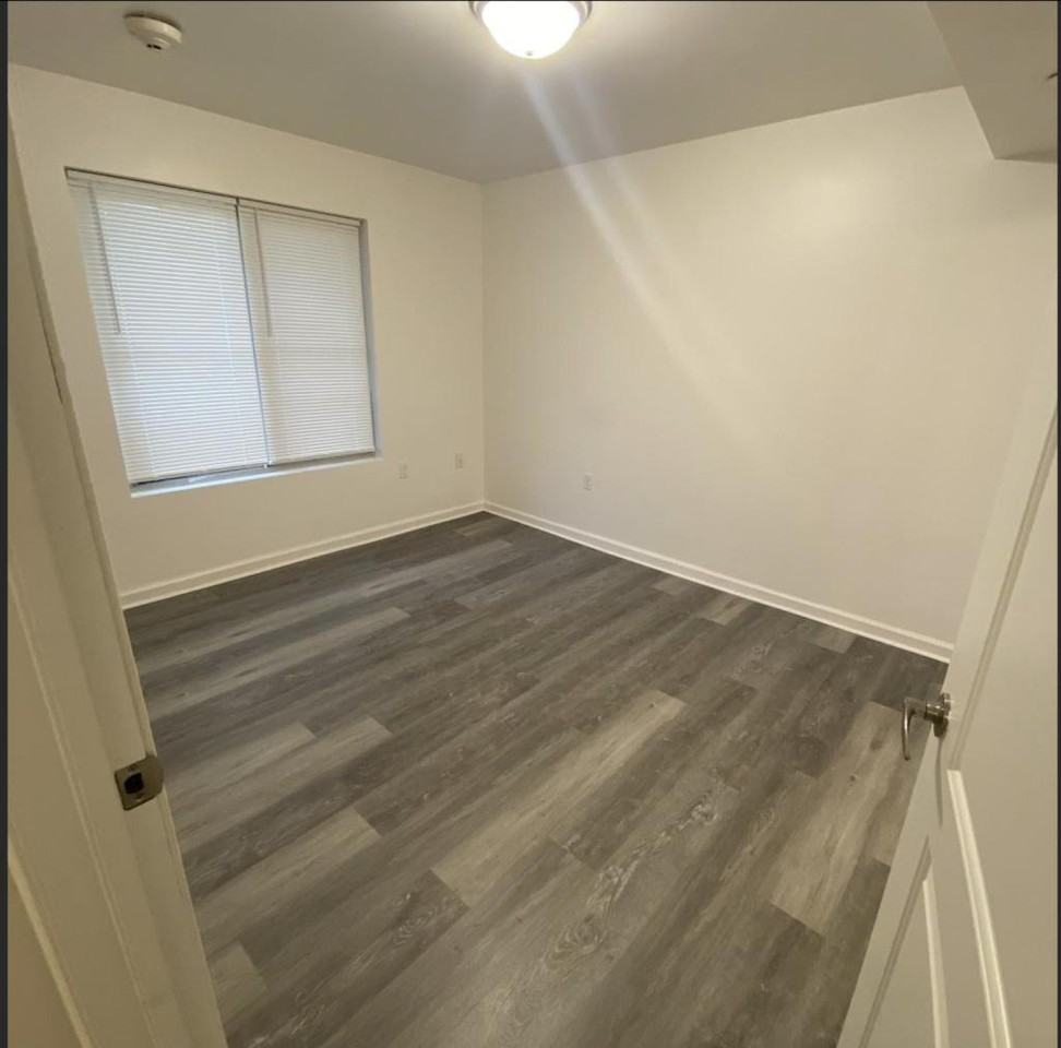 2501 24th St - Photo 6 of 7