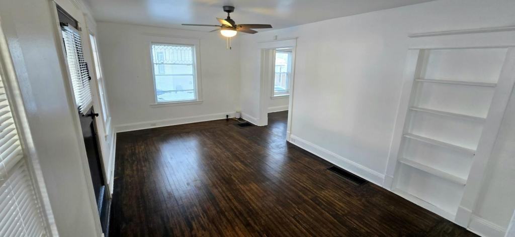 409 Plymouth Ave - Photo 7 of 14