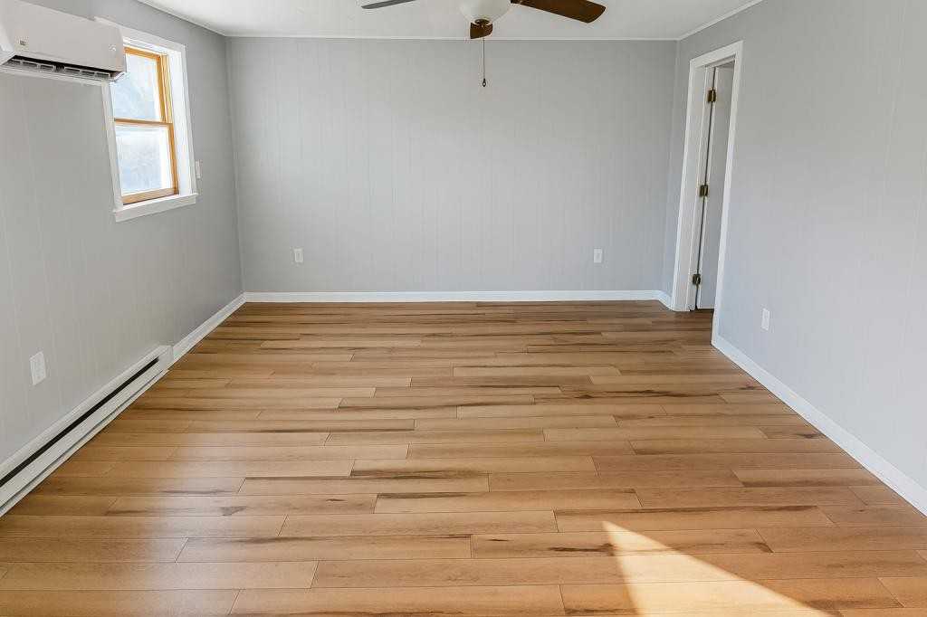 746 8th St - Photo 5 of 5