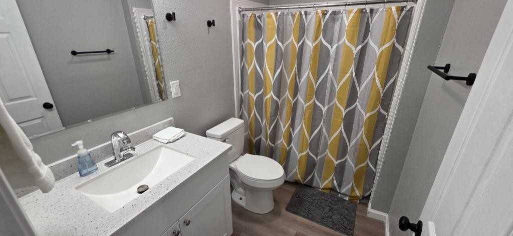 2132 Maple St - Photo 2 of 3