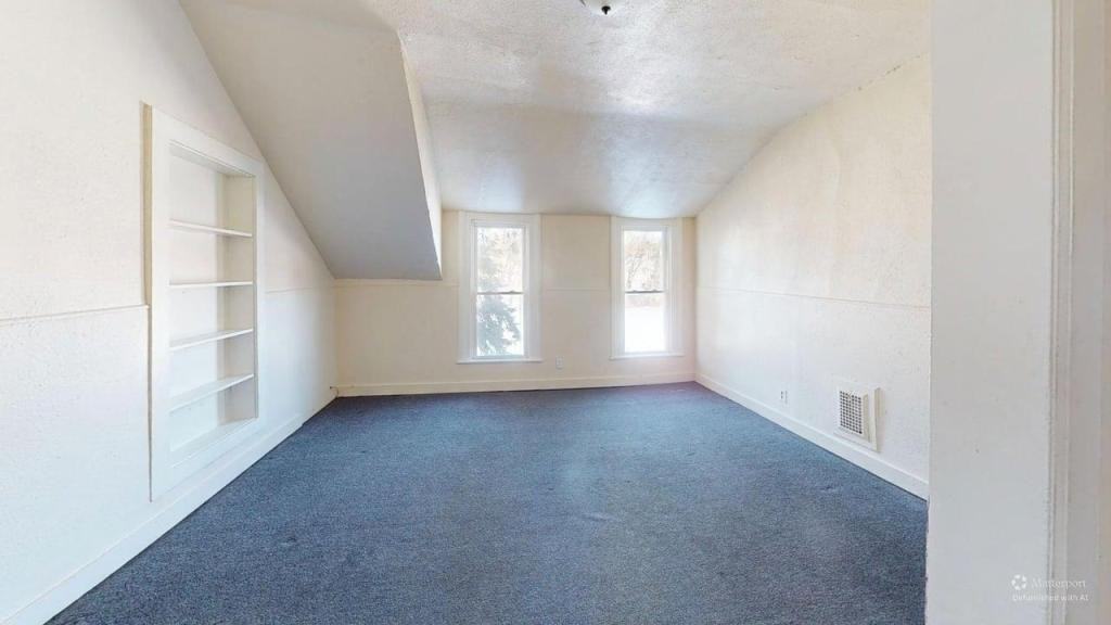 131 Emerson St - Photo 7 of 7