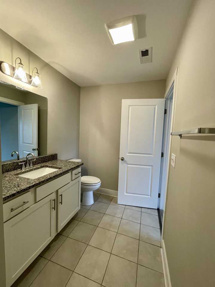 93 Warwick Dr #1 - Photo 5 of 31