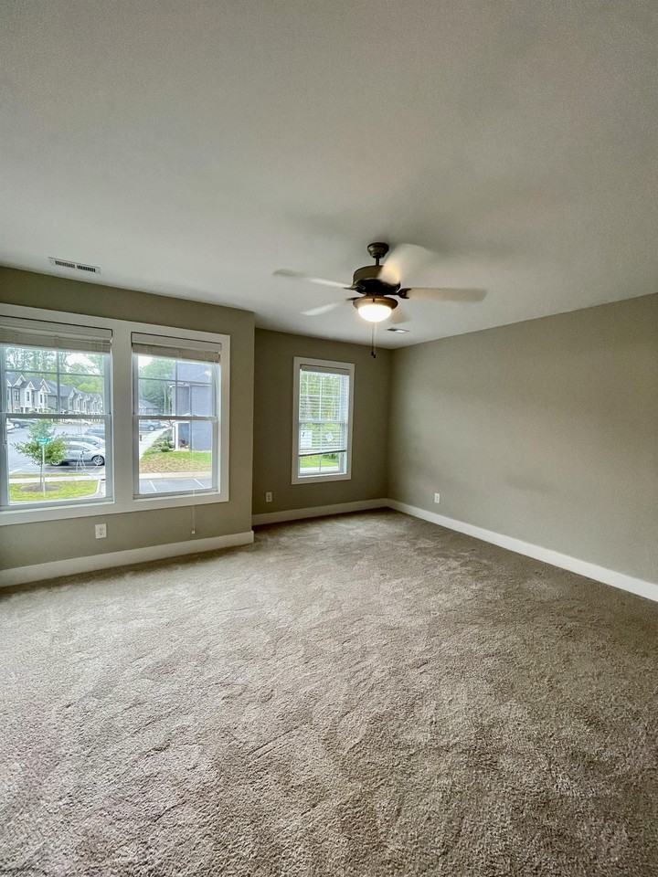 93 Warwick Dr #1 - Photo 3 of 31