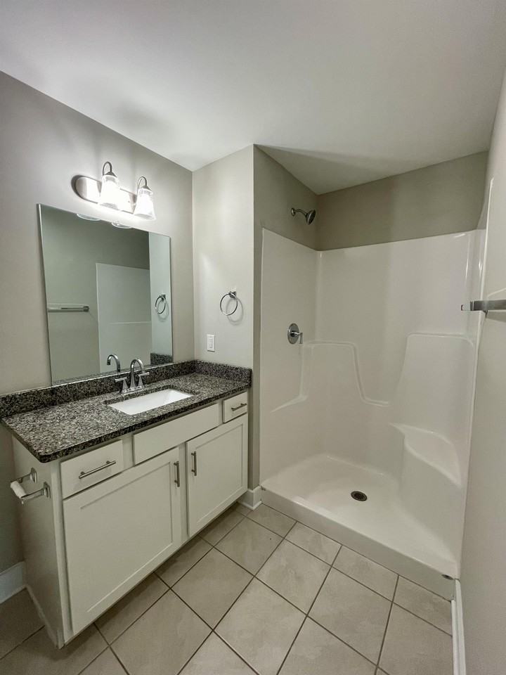 93 Warwick Dr #1 - Photo 3 of 31