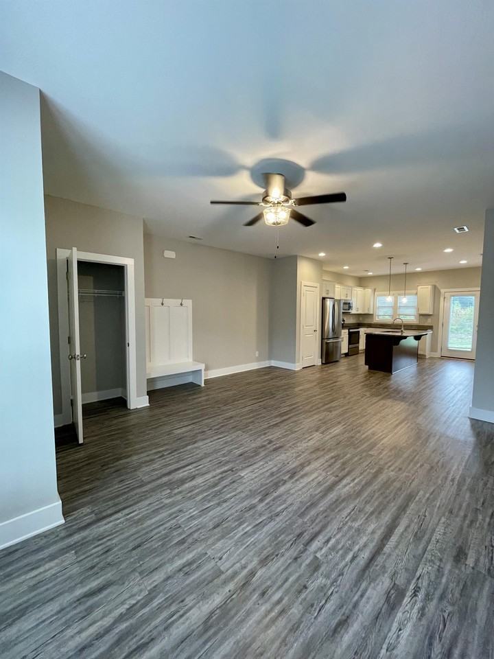 93 Warwick Dr #1 - Photo 4 of 31