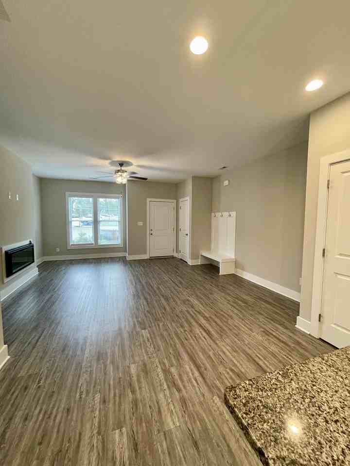 93 Warwick Dr #1 - Photo 4 of 31