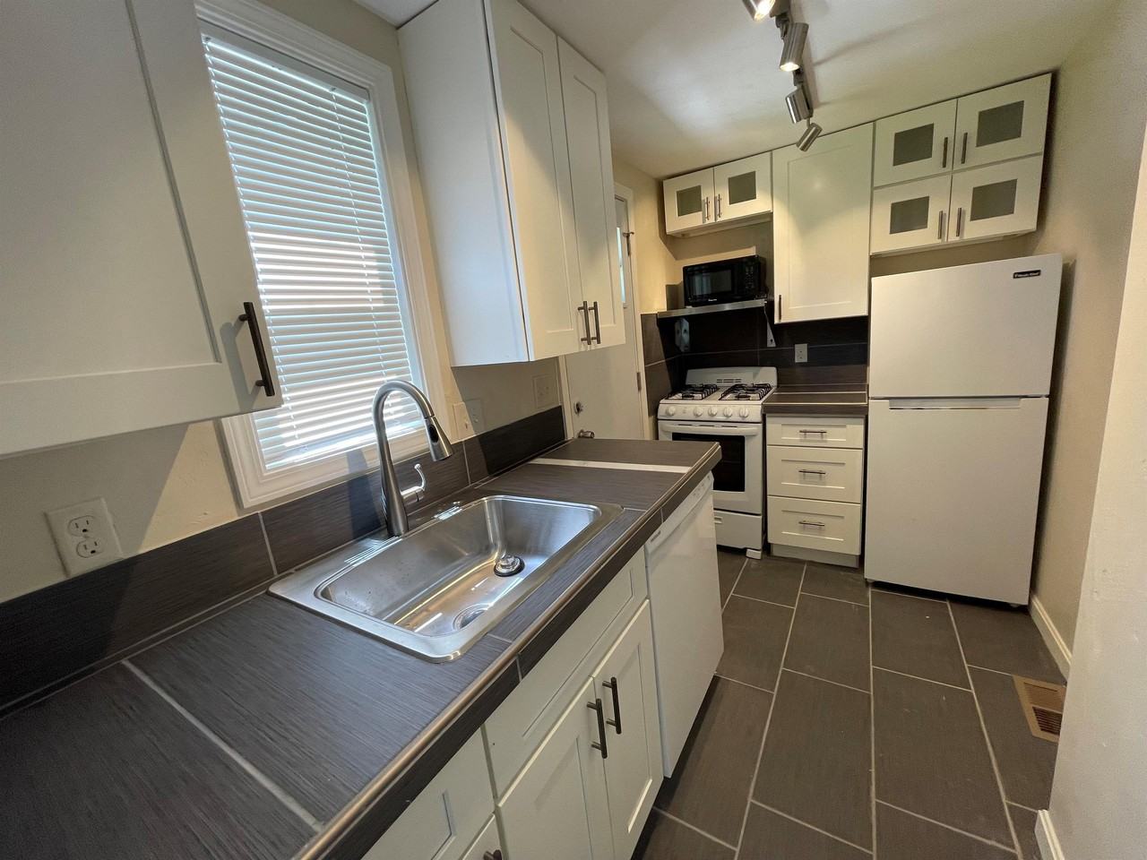 6828 Meade St #1 - Photo 3 of 19