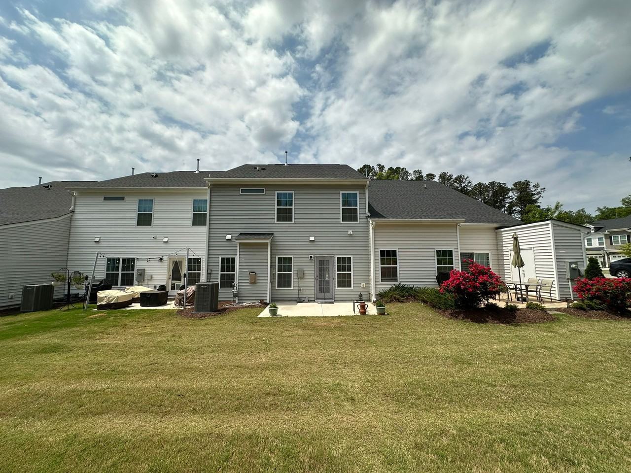 680 Barneswyck Dr #1 - Photo 4 of 36