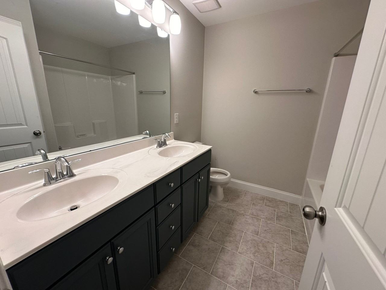 680 Barneswyck Dr #1 - Photo 4 of 36