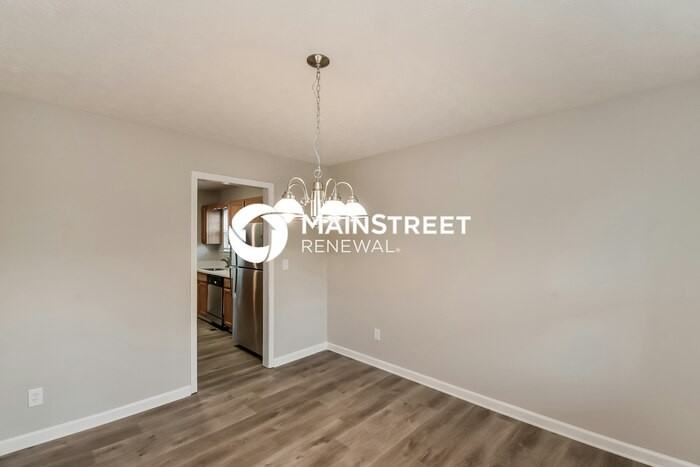 273 Lenox Ct - Photo 4 of 18