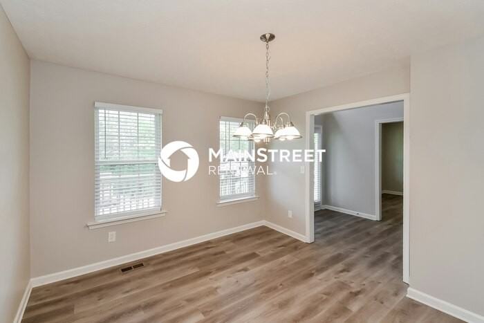 273 Lenox Ct - Photo 5 of 18