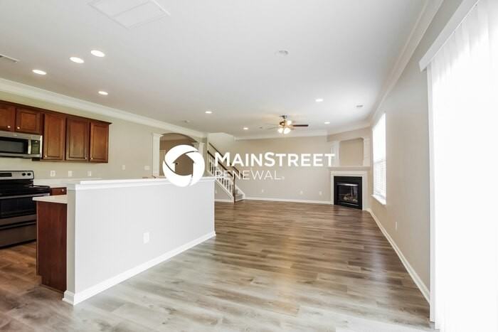 4208 Bathurst Dr - Photo 5 of 17