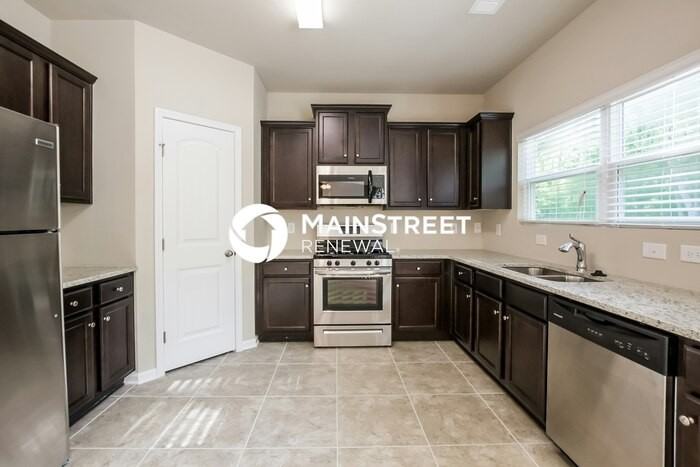 213 W Bridge Park - Photo 5 of 15