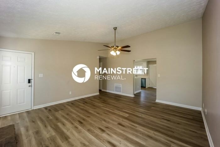 252 Windemere Way - Photo 4 of 16