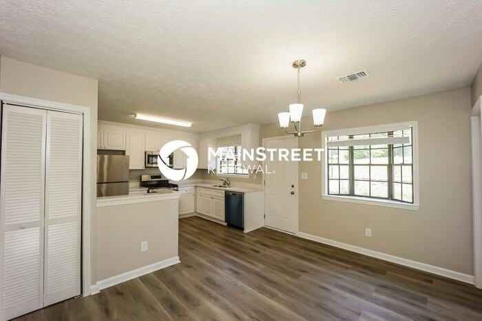 252 Windemere Way - Photo 5 of 16