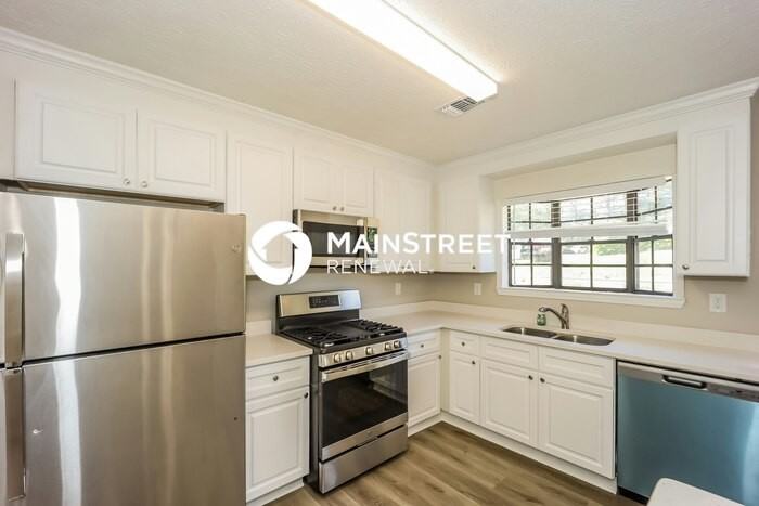 252 Windemere Way - Photo 7 of 16