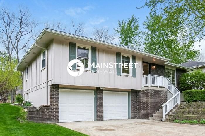 2420 Nw 4th St - Photo 4 of 17