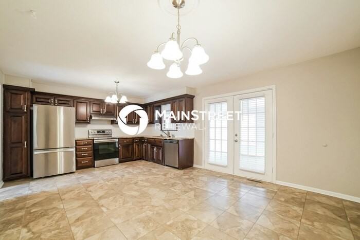 2420 Nw 4th St - Photo 7 of 17