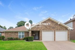 4003 Bradley Ln - Photo 1 of 1