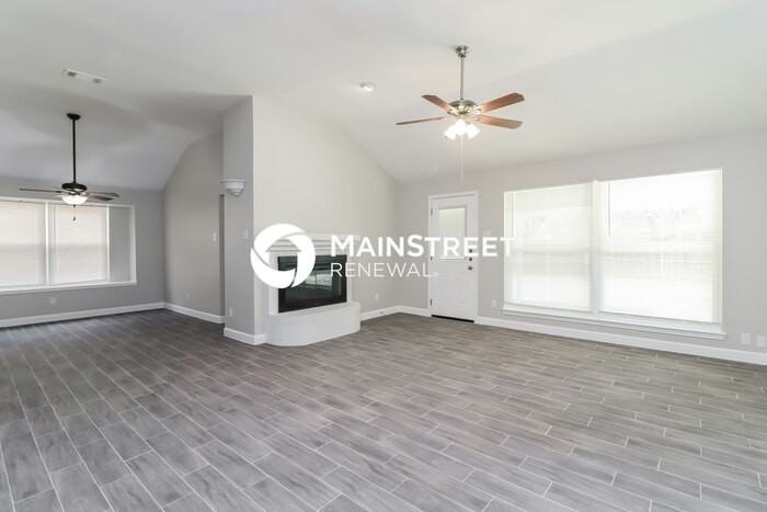 4003 Bradley Ln - Photo 4 of 16