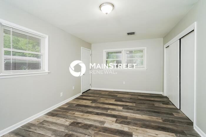 9210 Omar Khayyam Blvd - Photo 7 of 16