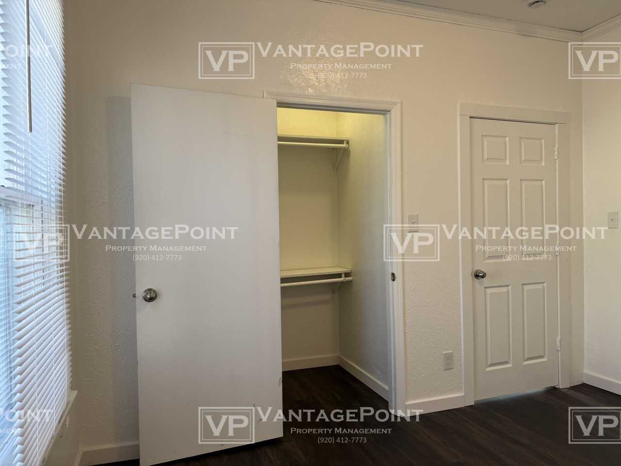 131 S Ashland Ave - Photo 4 of 17