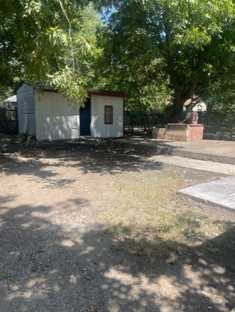 616 Parkview Ave - Photo 3 of 5