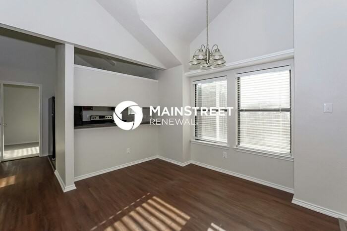 223 Rodeo Dr - Photo 7 of 16