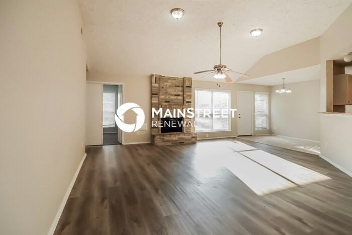 7003 Oakmantle Dr - Photo 2 of 16